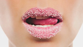 Cách giúp làm môi bớt thâm, làm hồng môi hiệu quả