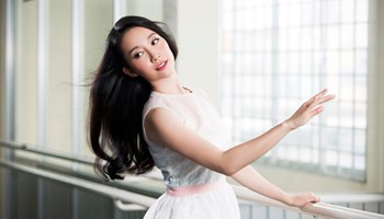 Khôi phục vẻ đẹp ‘năm ấy’ với 4 cách làm căng da mặt tự nhiên