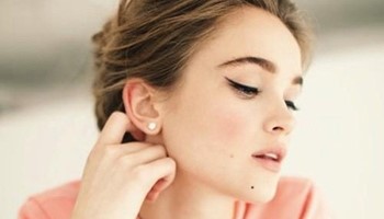 Tẩy nối ruồi ở đâu an toàn?