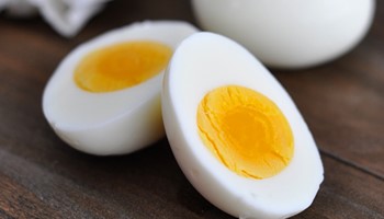 Mách bạn cách làm mặt nạ trẻ hóa da vùng mắt đơn giản mà hiệu quả