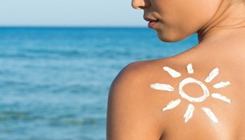 Khám phá các cách hồi phục làn da sau khi bị cháy nắng