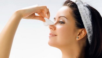 Trị mụn đầu đen cách nào tốt nhất?