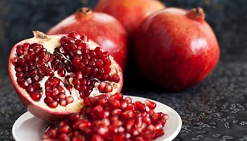 Bật mí cách làm đẹp da bằng quả lựu đơn giản cực kỳ