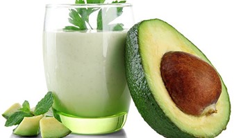 Bí quyết tắm trắng với trái bơ an toàn mà hiệu quả