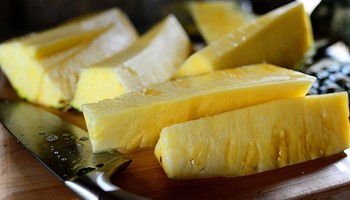Tuyệt chiêu tắm trắng da an toàn từ trái dứa(thơm)