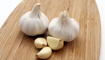 Bật mí cách trị mụn trứng cá bằng tỏi hiệu quả nhất