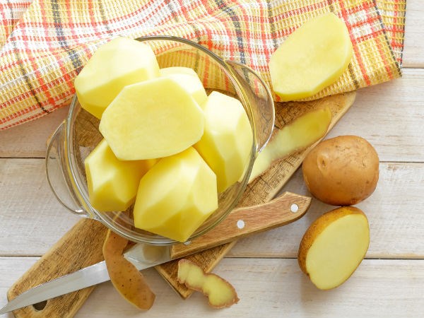 Mẹo làm hồng nhũ hoa đơn giản với khoai tây