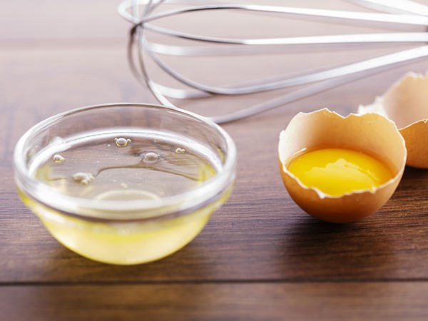 Cách trị mụn bọc bằng chanh và lòng trắng trứng