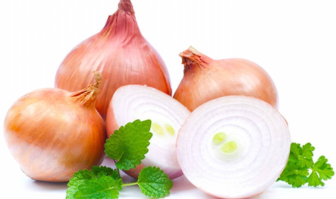 Cách trị sẹo lồi trên mặt tại nhà với hành tây