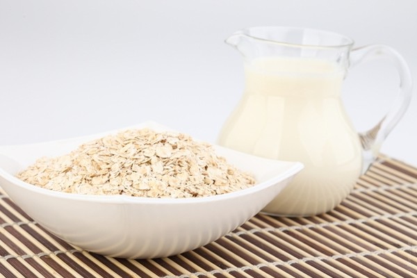 Trẻ hóa da bằng bột yến mạch và sữa chua