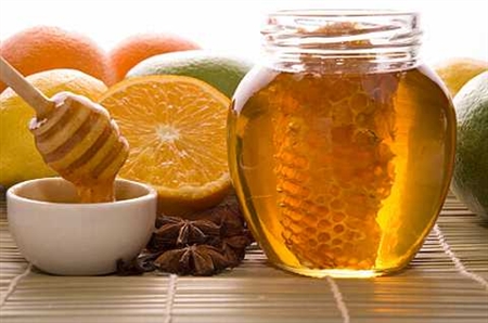 Làm đẹp da bằng rượu vang và mật ong