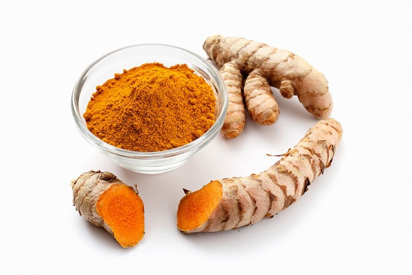 Cách trị rạn da bằng rượu nghệ